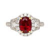 Bague Anciens de style rétro royal, rubis ovale rouge vif de 2,20 carats et diamants