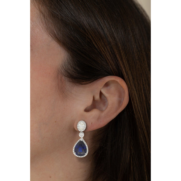 Boucles d'oreilles pendantes en or blanc 18K avec saphir bleu de 10,38 carats et diamants