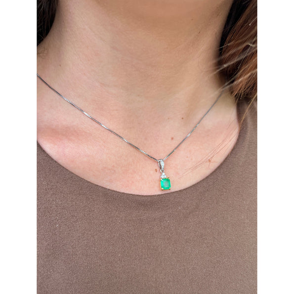 18K Solid Gold Natural Colombian Emerald and 3 Round Diamonds on Top Pendant Necklace