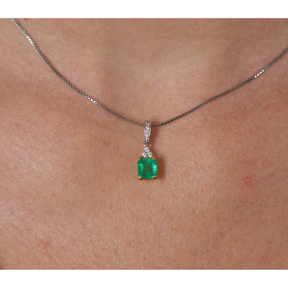 18K Solid Gold Natural Colombian Emerald and 3 Round Diamonds on Top Pendant Necklace