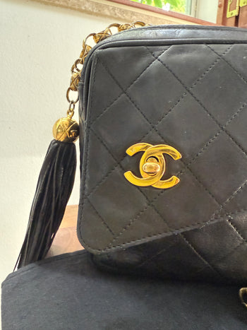 1990s Chanel Vintage Black Quilted CC Camera Bag – Assay Jewelers