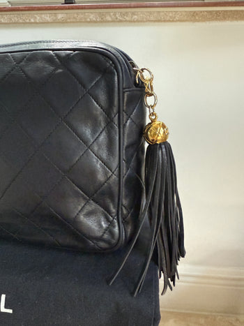 1990s Chanel Vintage Black Quilted CC Camera Bag – Assay Jewelers