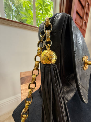 1990s Chanel Vintage Black Quilted CC Camera Bag – Assay Jewelers