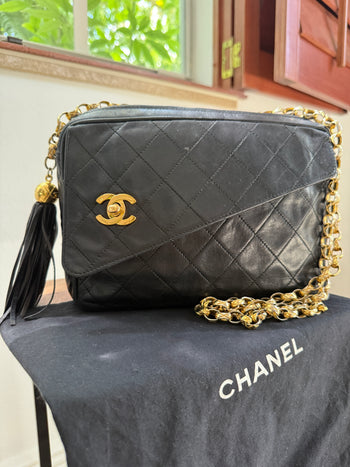 1990s Chanel Vintage Black Quilted CC Camera Bag – Assay Jewelers