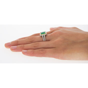 Bague halo en émeraude colombienne Muzo de mine ancienne de 2,06 carats et diamants, avec anneau fendu, en or 18K – Assay Jewelers