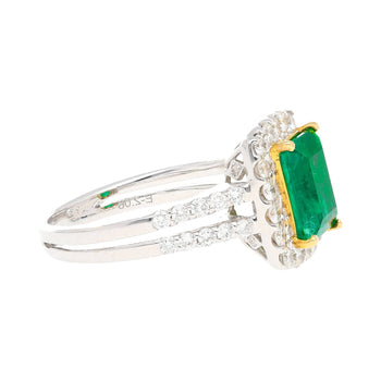 Bague halo en émeraude colombienne Muzo taille ancienne mine de 2,06 carats et diamants, avec anneau fendu en or 18K – Assay Jewelers