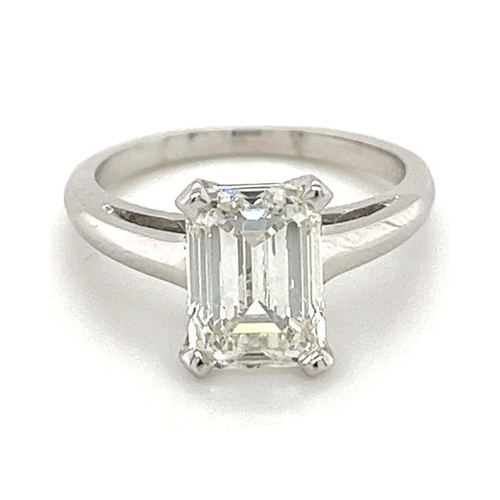 VS1 Emerald Cut Lab Grown Diamond Ring in 14k White Gold | IGI Certified
