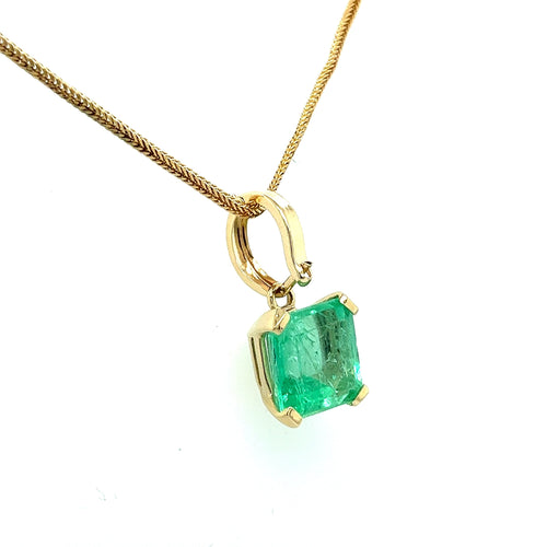 8 Carat Colombian Emerald Solitaire Pendant Necklace in 14k Gold