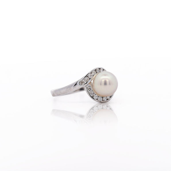 8.5mm White Pearl and Round Diamond Bypass Platinum Ring