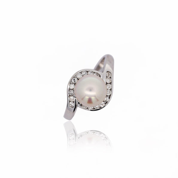 8.5mm White Pearl and Round Diamond Bypass Platinum Ring