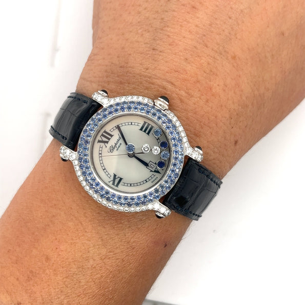 Montre Chopard Happy Sport en or blanc 18K, saphir bleu et diamants | Pochette et papiers