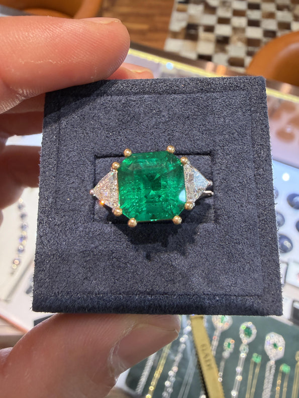 GRS Cert. 4.37 Carat Vivid Green Muzo Colombian Emerald Diamond 3 Stone Ring