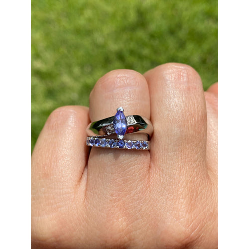 Marquise cut Violet Tanzanite in 14k White Gold Ring