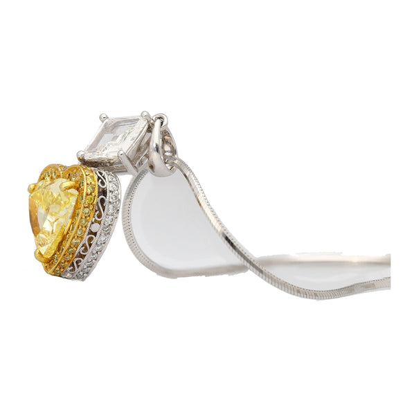 Collier cœur en platine avec diamant jaune fantaisie naturel certifié GIA de 2,02 carats