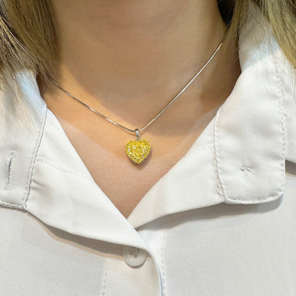 Collier cœur en platine avec diamant naturel jaune fantaisie de 2,02 carats certifié GIA