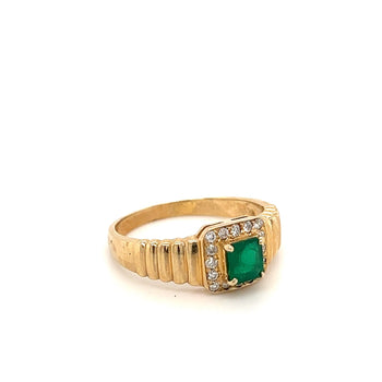 Bague en or rainuré 14 carats avec émeraude naturelle taille carrée et halo de diamants ronds – Assay Jewelers