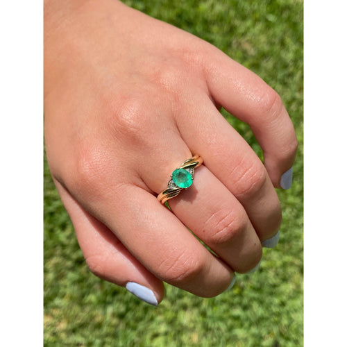 Oval Cut 0.72ct Natural Emerald in 14k solid Gold Ring