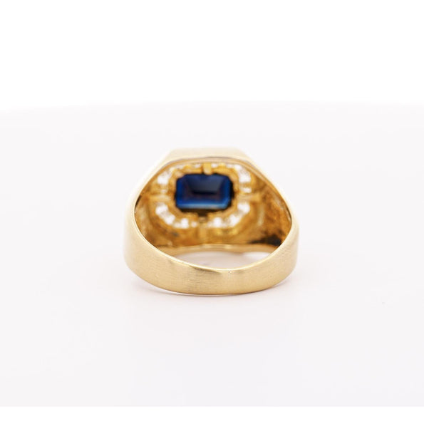 Bague homme Anciens avec saphir bleu taille émeraude 2.5 Carat et diamant, finition mate