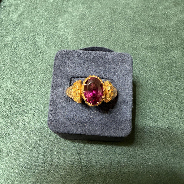 Vintage Oval Rodolite Garnet Victorian Revival in 18K Yellow Gold Solitaire Ring