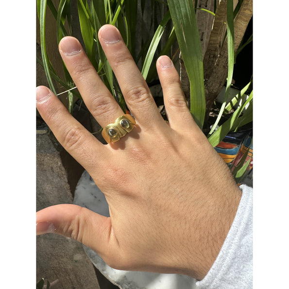 Bague Anciens Potter & Mellen « Owl » en chrysobéryl œil-de-chat, or 18k brossé pour homme